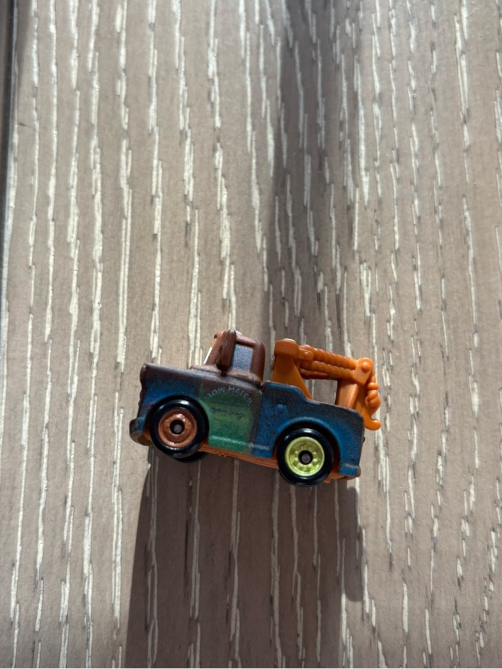 Disney Pixar Cars Mini Racer Tow Mater - Picture 2 of 4